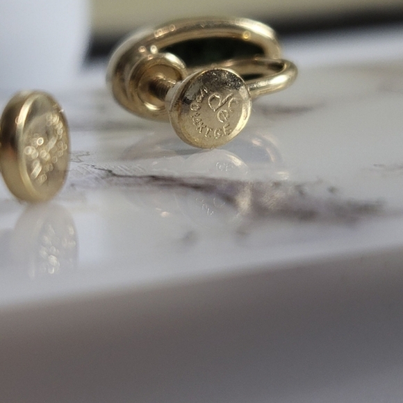 Vintage Curtis dce 14K Gold Filled Green Jade Screwback Earrings - Picture 12 of 14